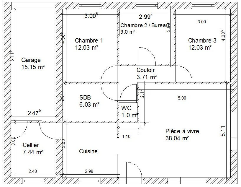 Concernant l'orientation de la maison, le nord se situe côté garage 